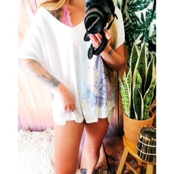 Boho accent printed slouchy tee 🌜 - Picture 3 of 7